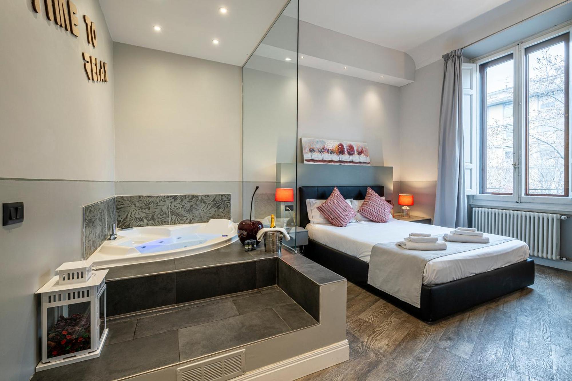 Cherubini Palace Thematic Apartment Флоренция Экстерьер фото