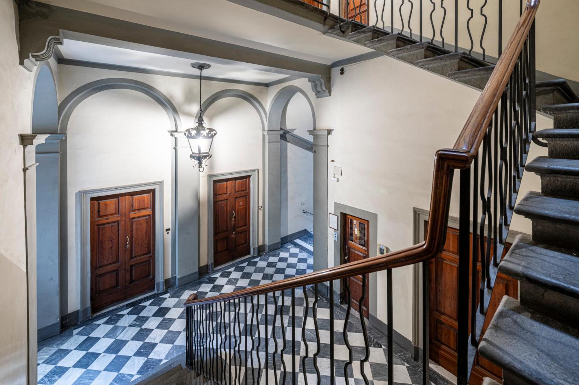 Cherubini Palace Thematic Apartment Флоренция Экстерьер фото