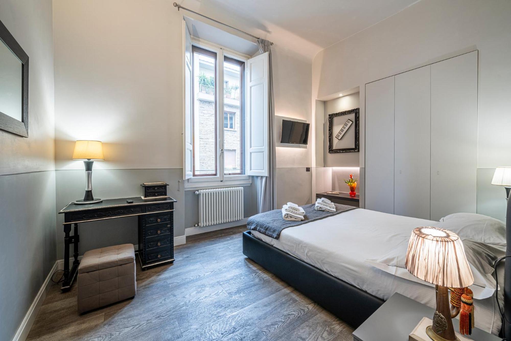 Cherubini Palace Thematic Apartment Флоренция Экстерьер фото