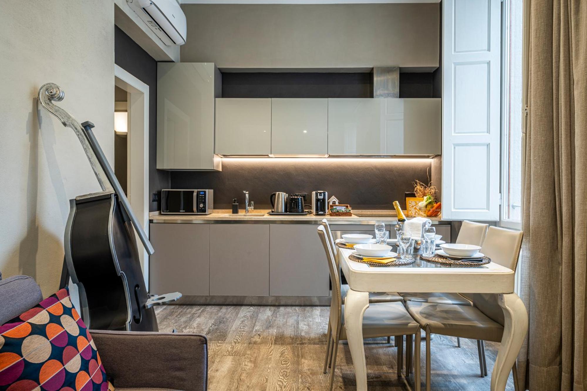 Cherubini Palace Thematic Apartment Флоренция Экстерьер фото