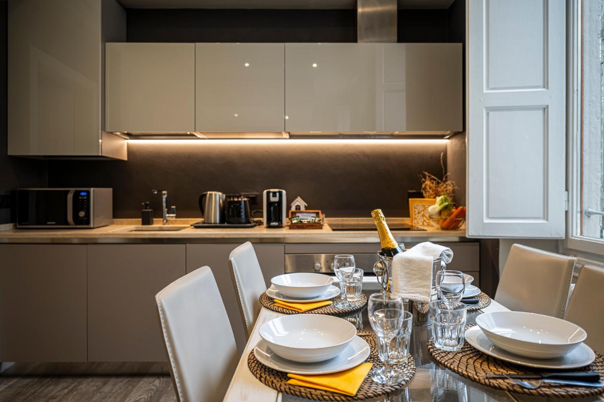 Cherubini Palace Thematic Apartment Флоренция Экстерьер фото