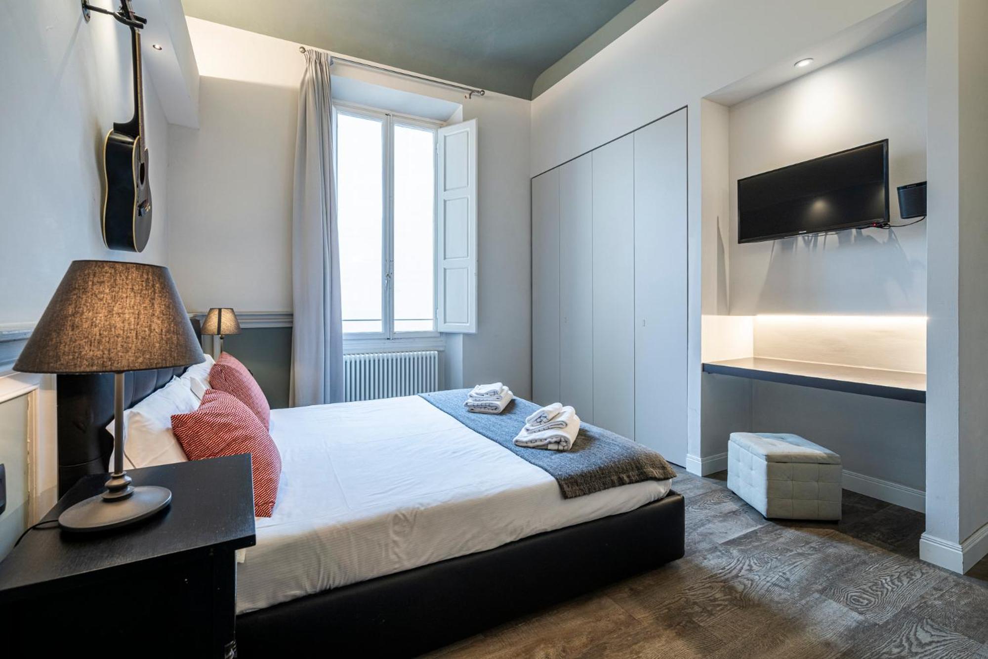 Cherubini Palace Thematic Apartment Флоренция Экстерьер фото