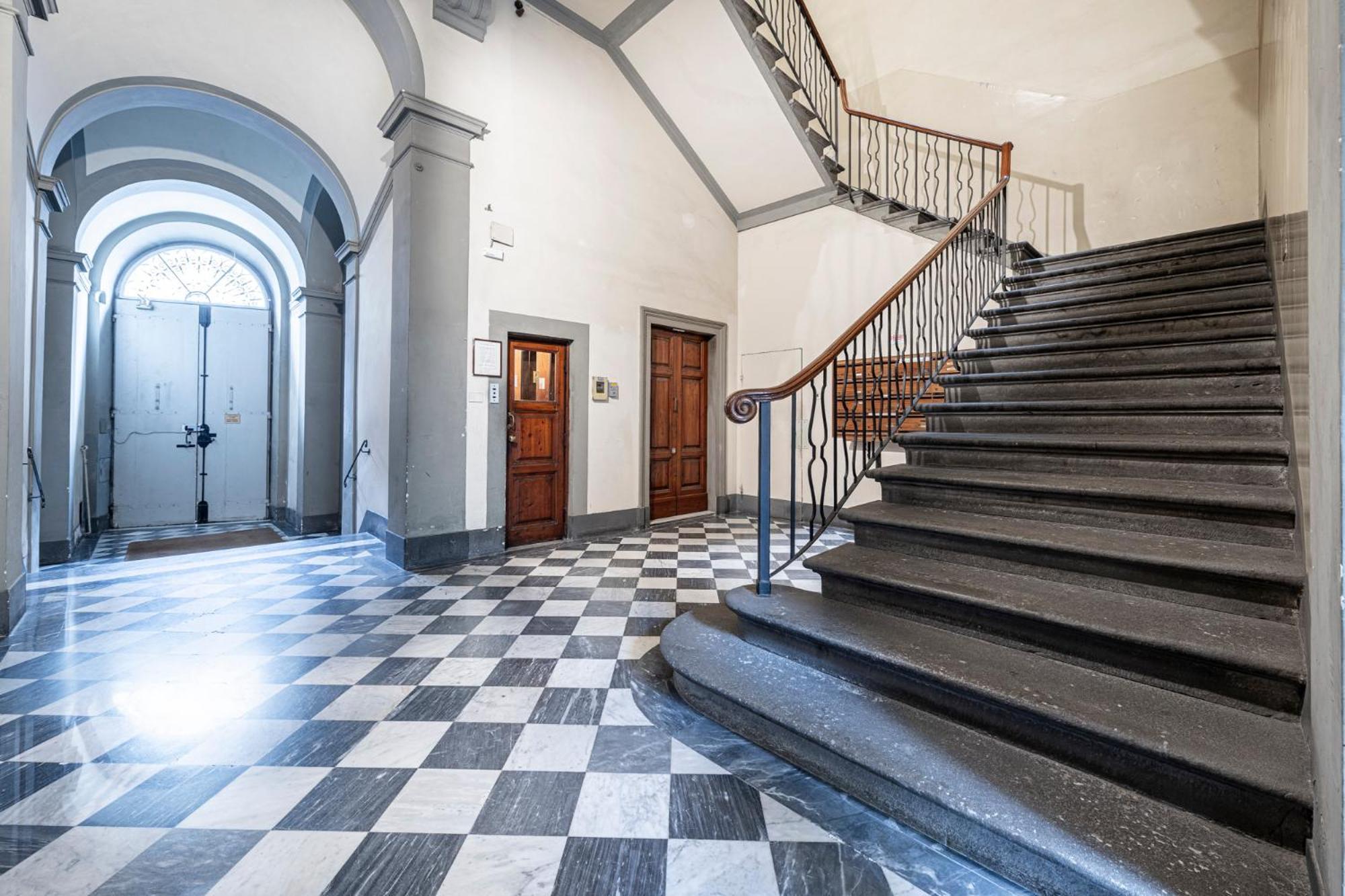 Cherubini Palace Thematic Apartment Флоренция Экстерьер фото